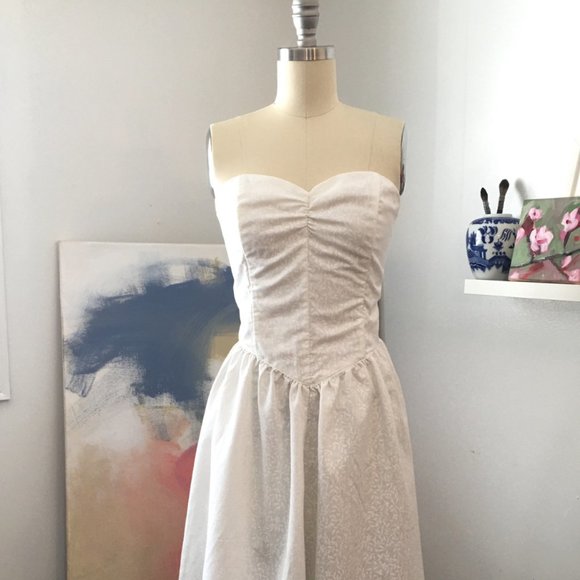 Vintage Dresses & Skirts - Vintage 80s White Bustier Dress with Ruched Stretch Back & Basque Waistline